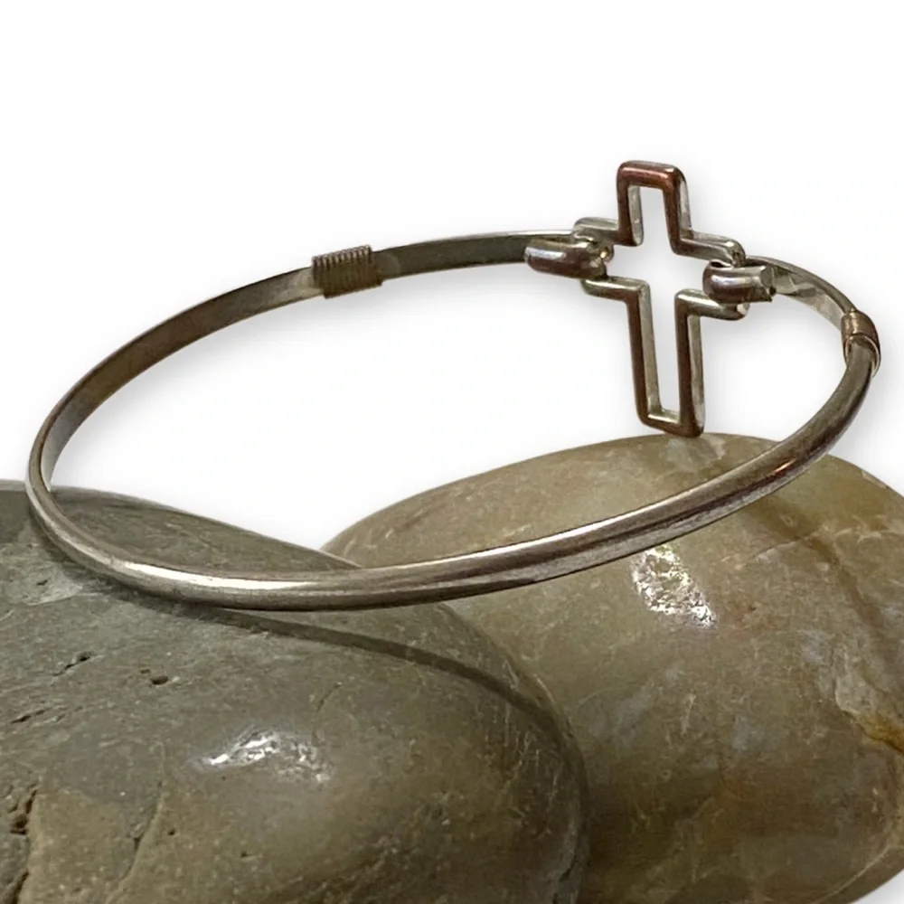 Vintage Bohemian Cross Distressed Silver Metal Latch Adjustable Bangle Bracelet